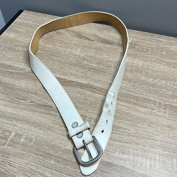 Italian Style Collection White Leather Belt Silver Toned Buckle 40 As Is - Picture 4 of 11